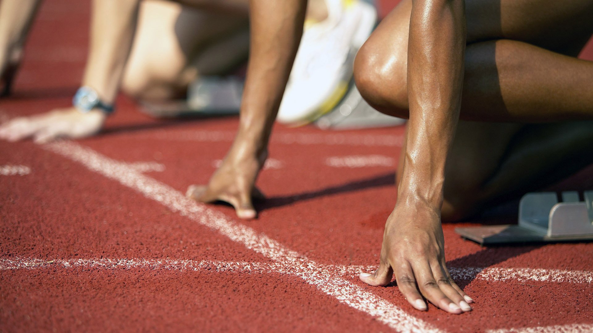 青训体系普及足球基础知识课程形成完整学习闭环，足球青训分几个阶段